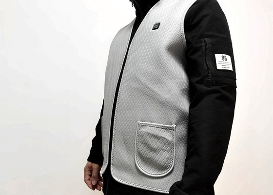 ODM Windproof Men's Smart Heated Jacket พร้อมฮูดที่ถอดออกได้และแบตเตอรี่